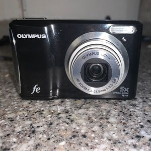 Olympus FE47 Camera